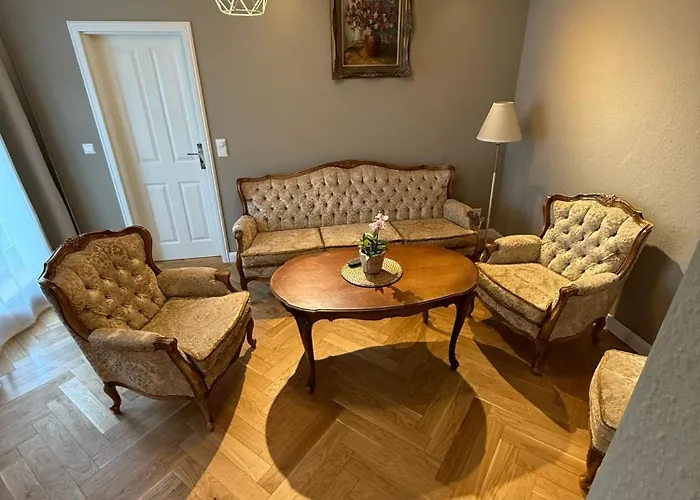 Schoene Und Zentrale Altbauwohnung In Apartman